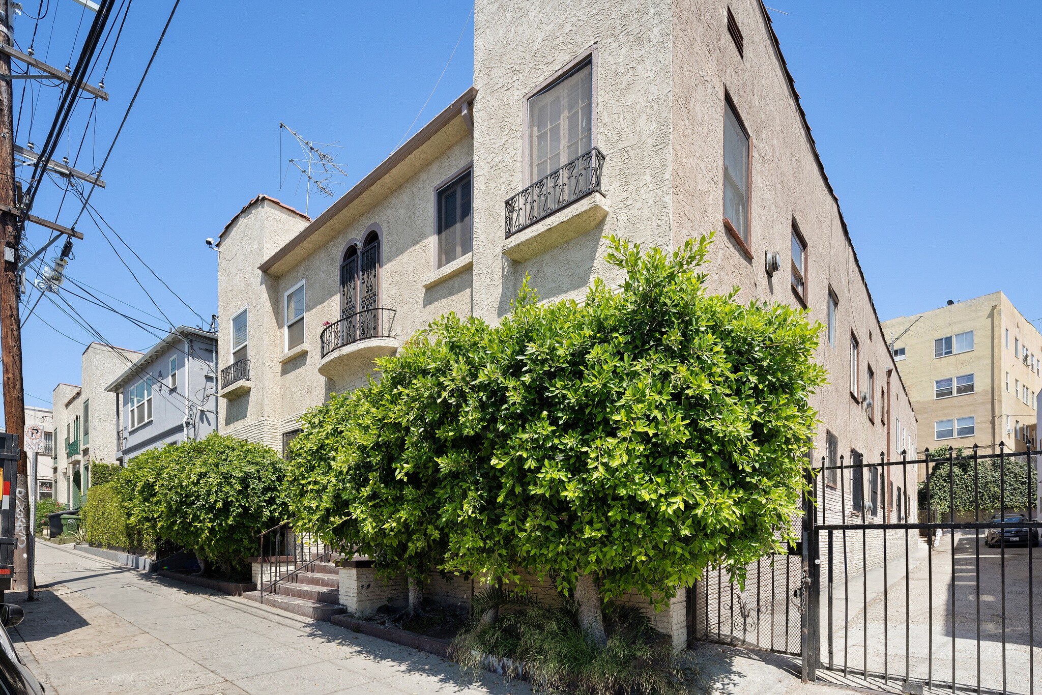 400 Witmer St, Los Angeles, CA for Sale