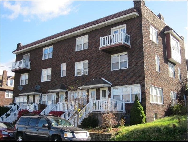 501 Jackson Ave, Vandergrift, PA for Sale