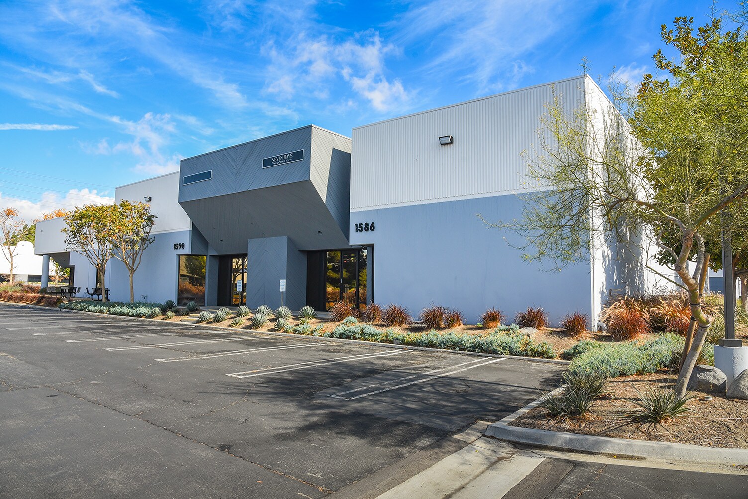 1586-1590 Sunland Ln, Costa Mesa, CA for Rent