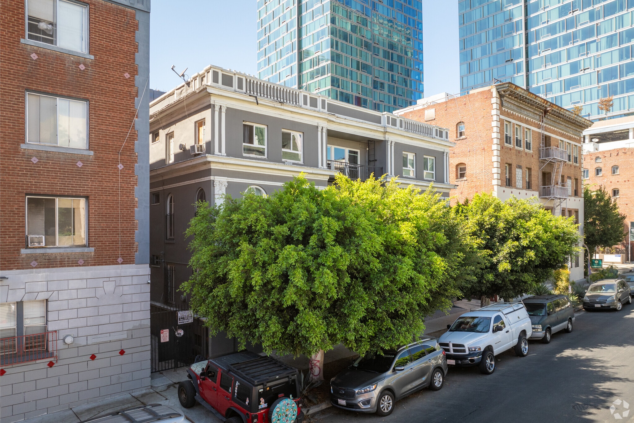 681 Shatto Pl, Los Angeles, CA for Sale