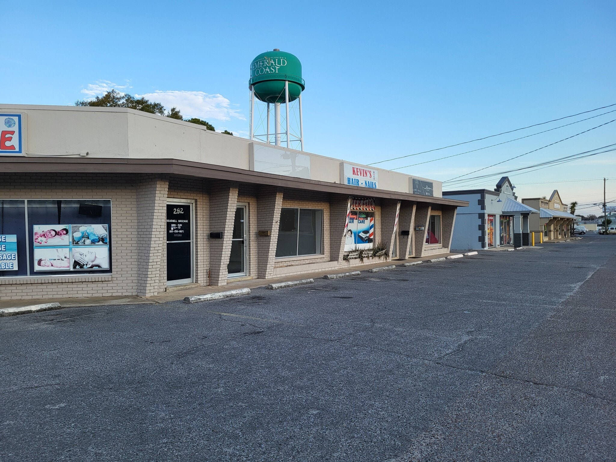 284 Eglin Pky NE, Fort Walton Beach, FL for Rent