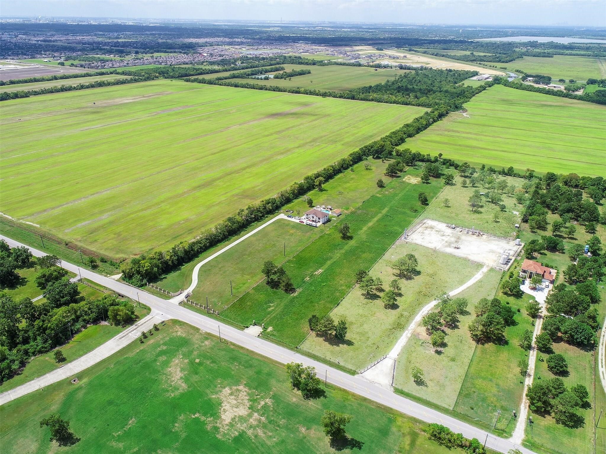 9701 N Main St, Baytown, TX for Sale