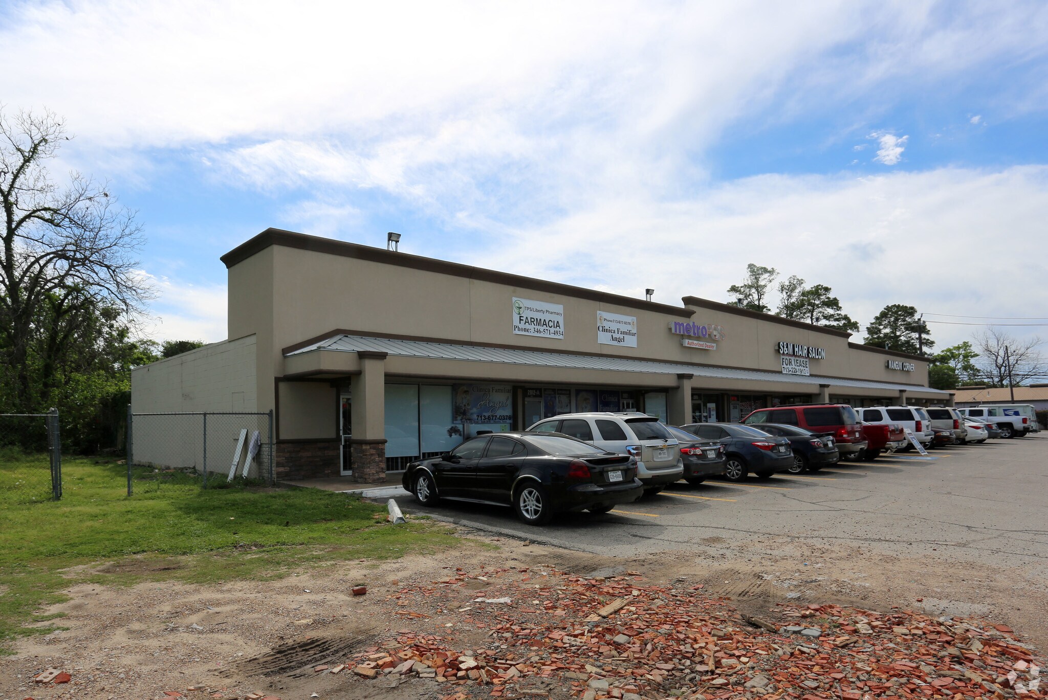 2902-2916 Mangum Rd, Houston, TX for Rent