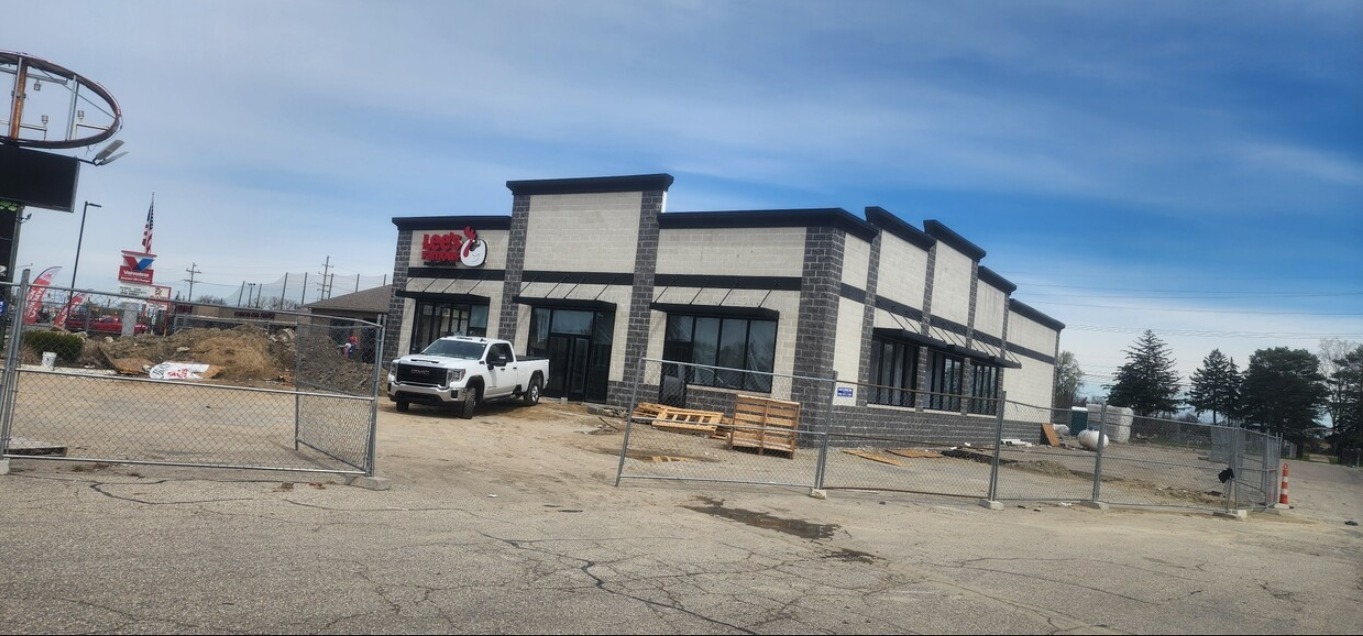 32500 Gratiot Ave, Roseville, MI for Rent