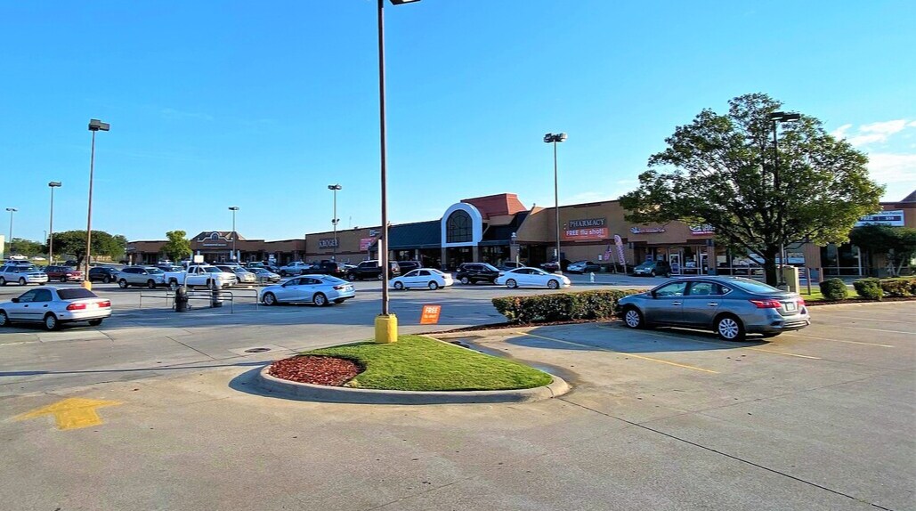 9108-9124 Camp Bowie Blvd W, Fort Worth, TX for Rent