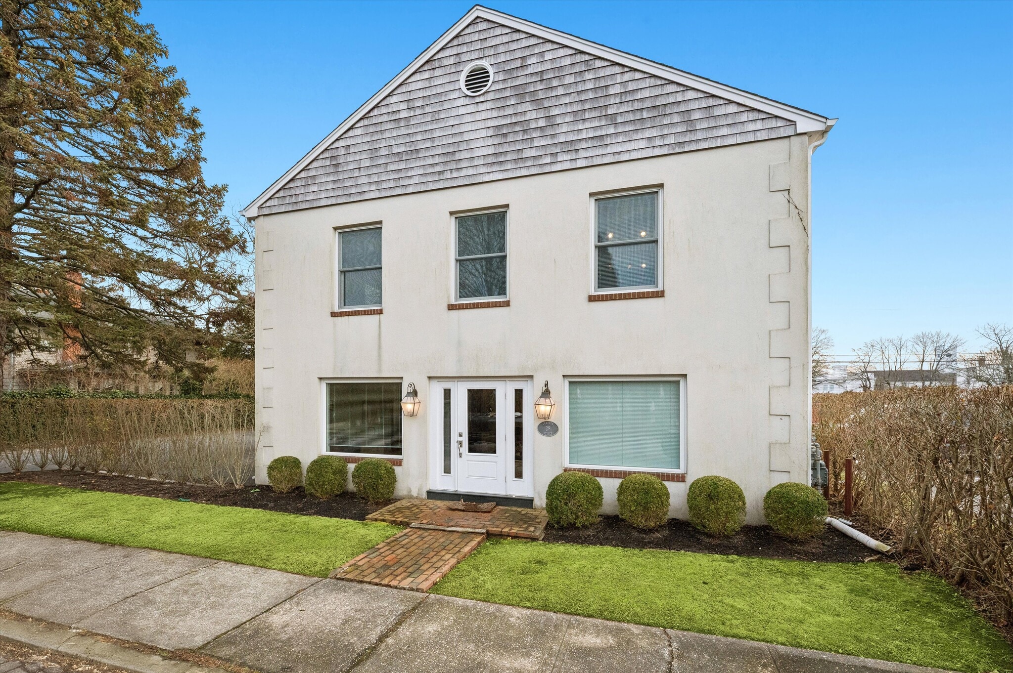 28 Cameron St, Southampton, NY for Sale