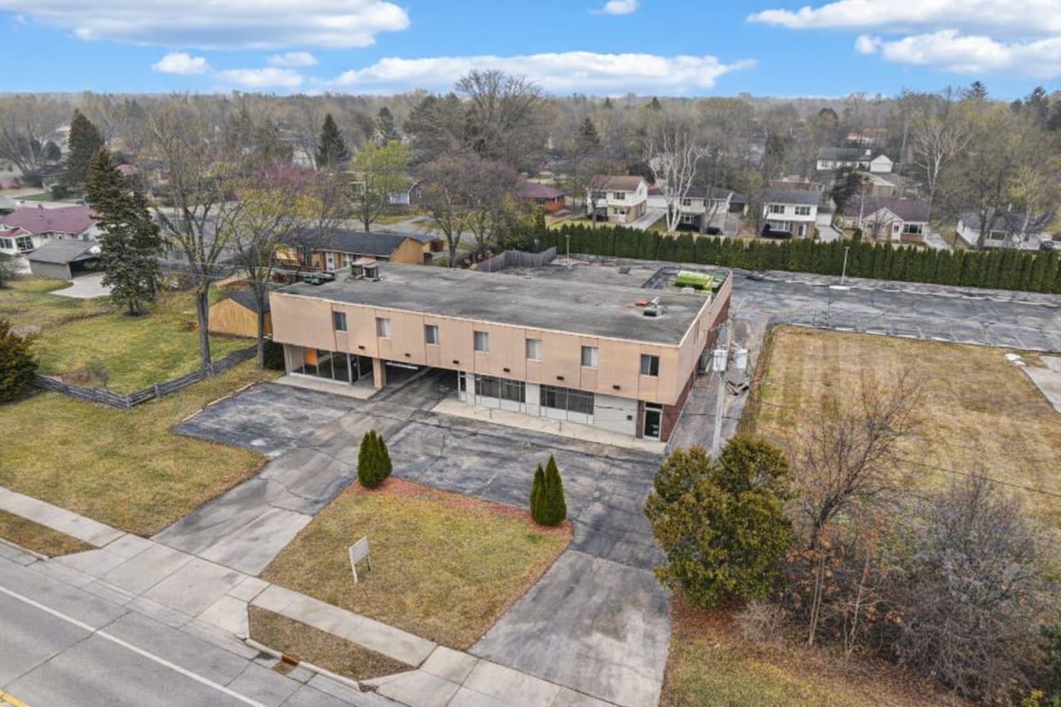 8050 N Port Washington Rd, Fox Point, WI for Sale