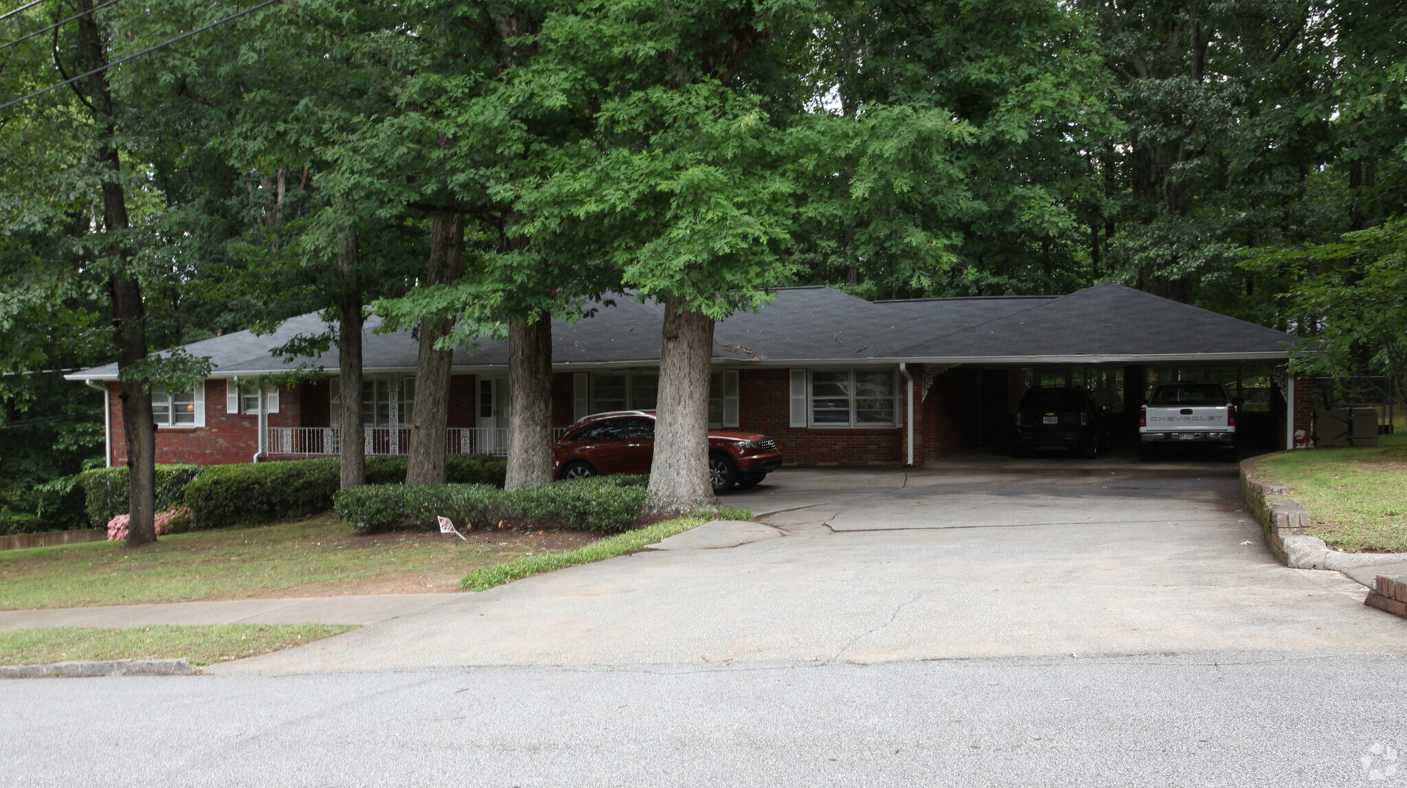 2228 Scenic Dr, Snellville, GA for Sale
