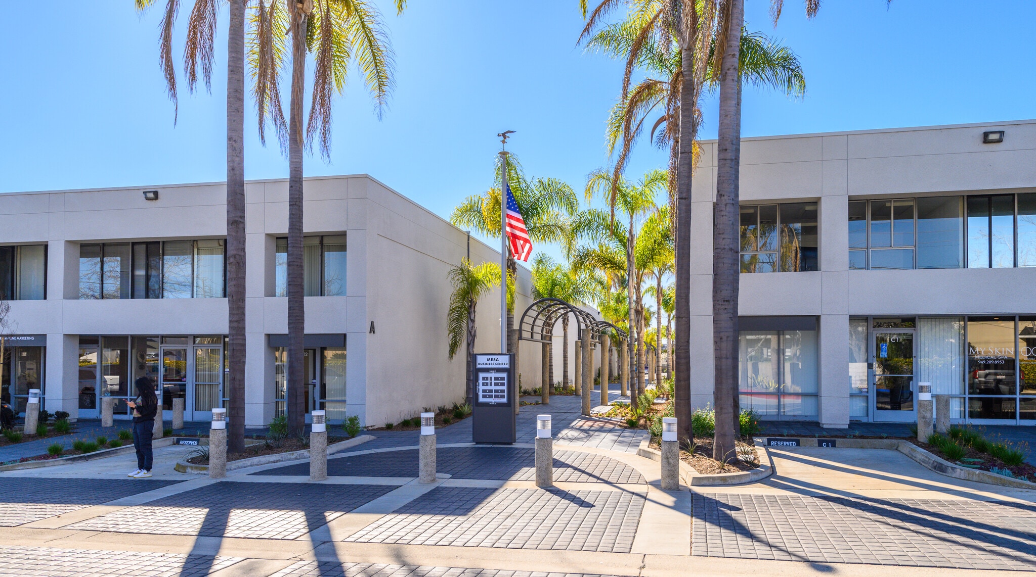 711 W 17th St, Costa Mesa, CA for Rent