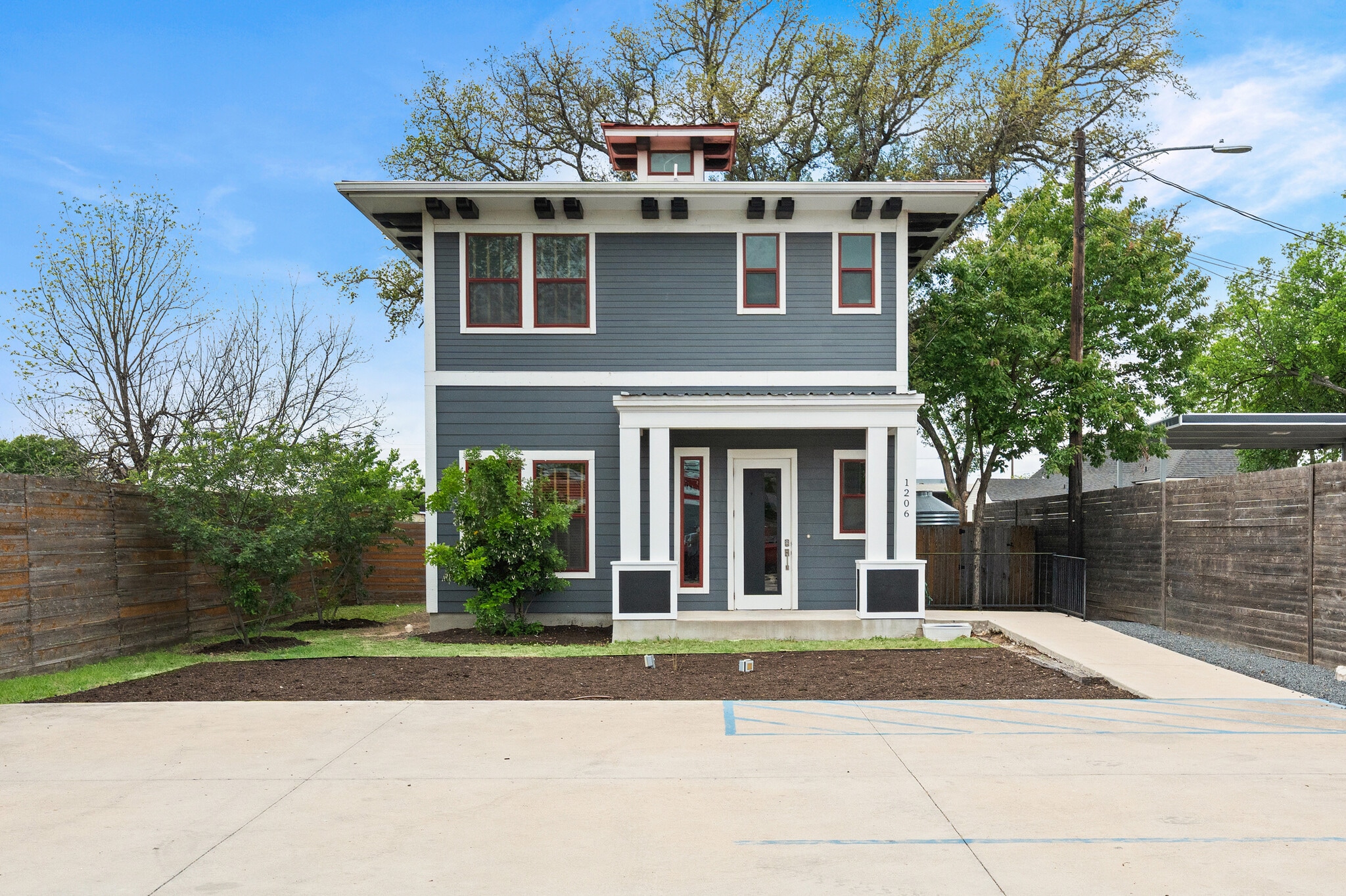 1206 Hart St, Georgetown, TX for Sale
