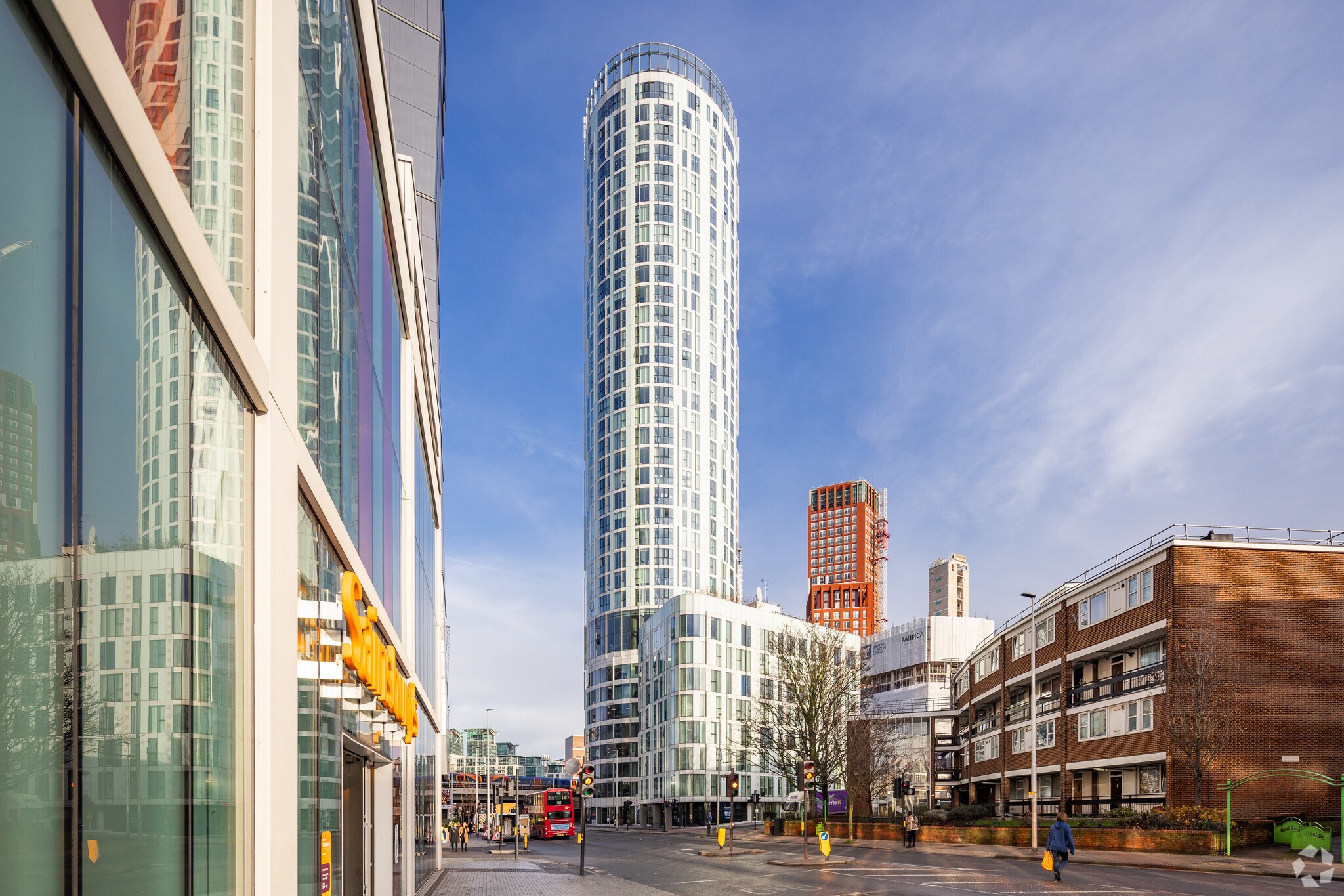 153 Wandsworth Rd, London, LND for Rent