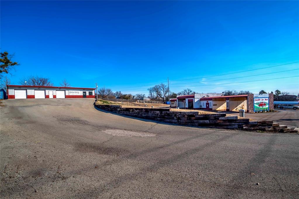 1102 E 1st St, Chandler, OK for Sale