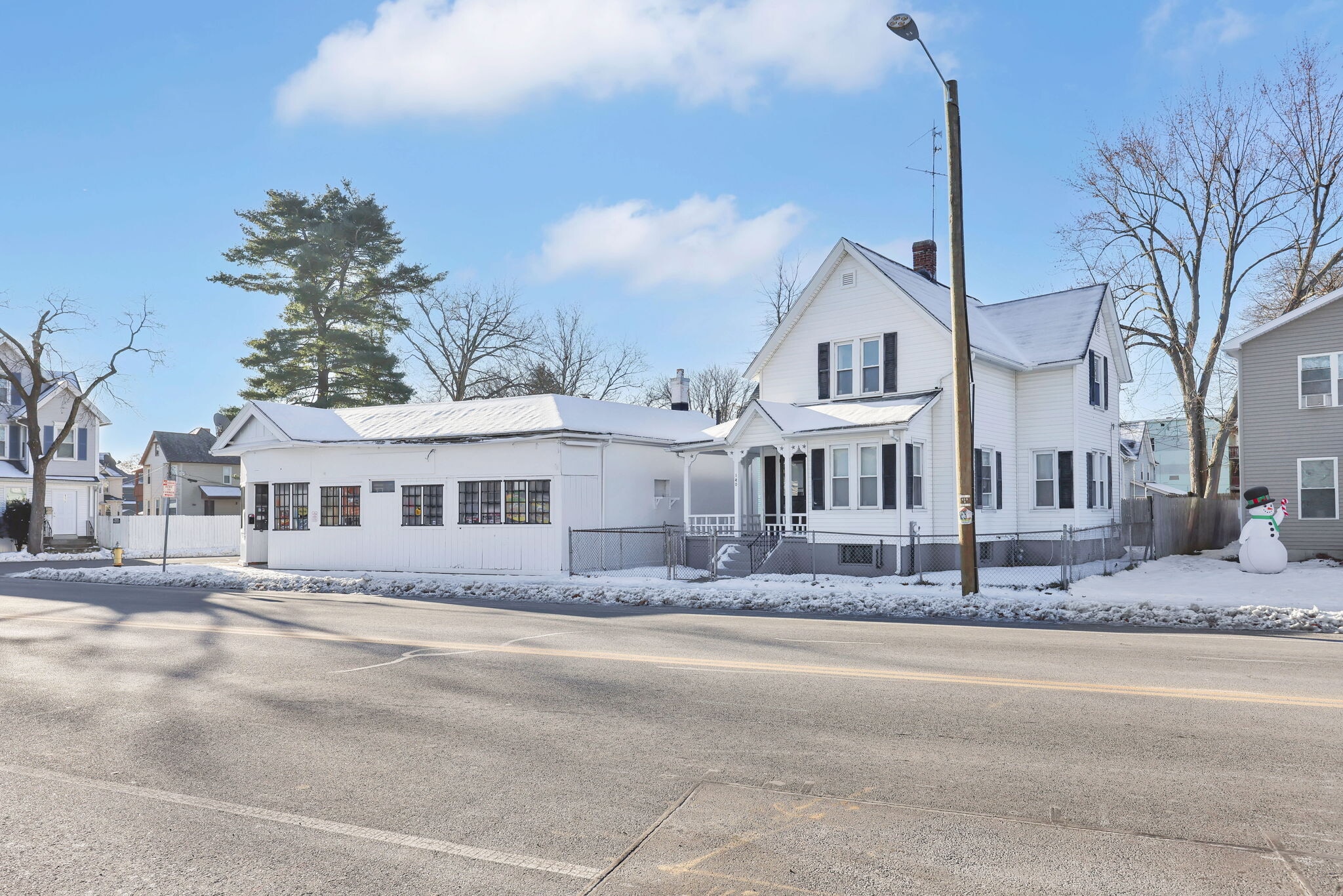 142 Dickinson St, Springfield, MA for Sale