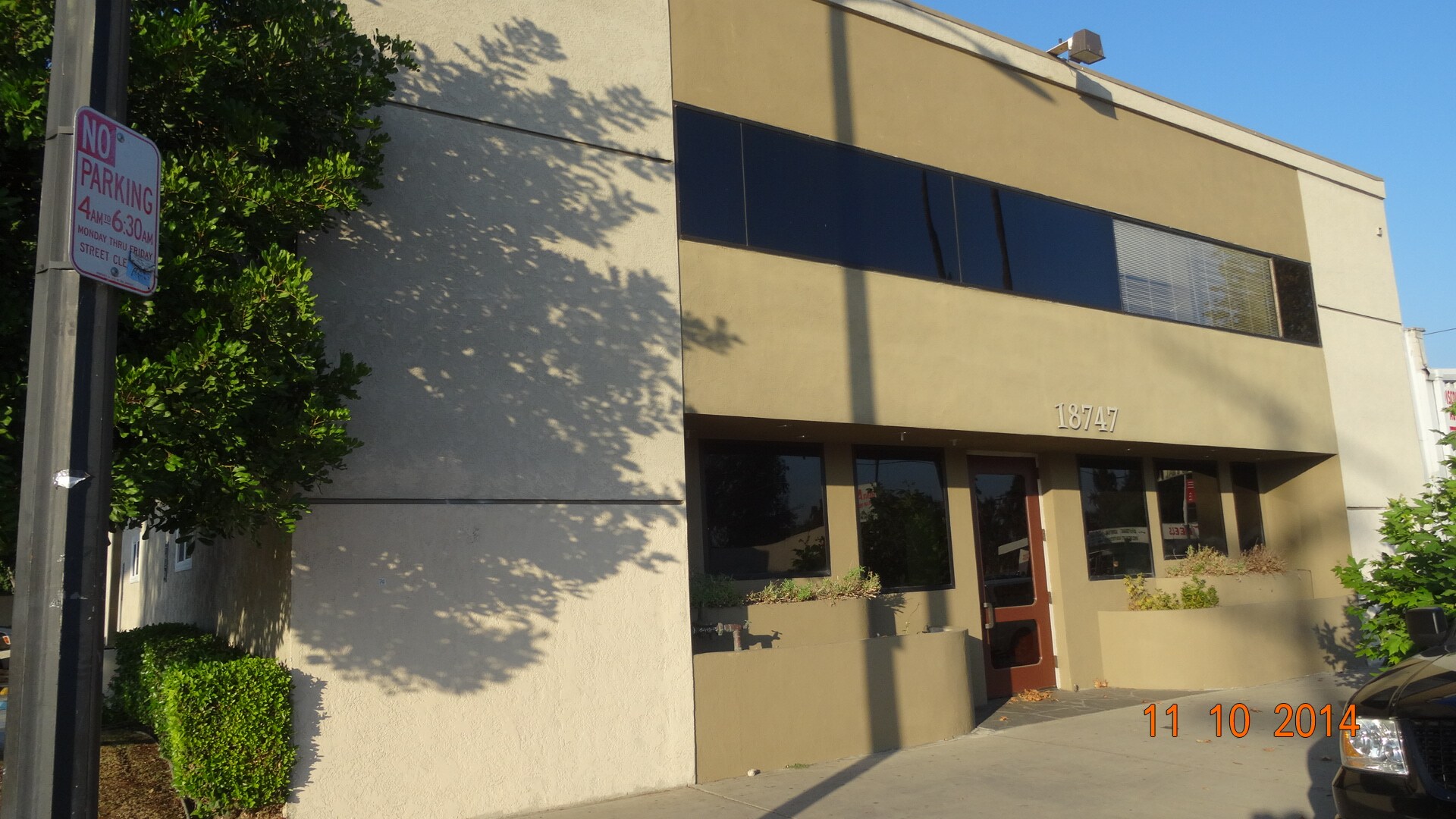 18747 Sherman Way, Reseda, CA for Rent