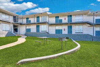 Dallas, TX Apartments - 3706 W 8th St