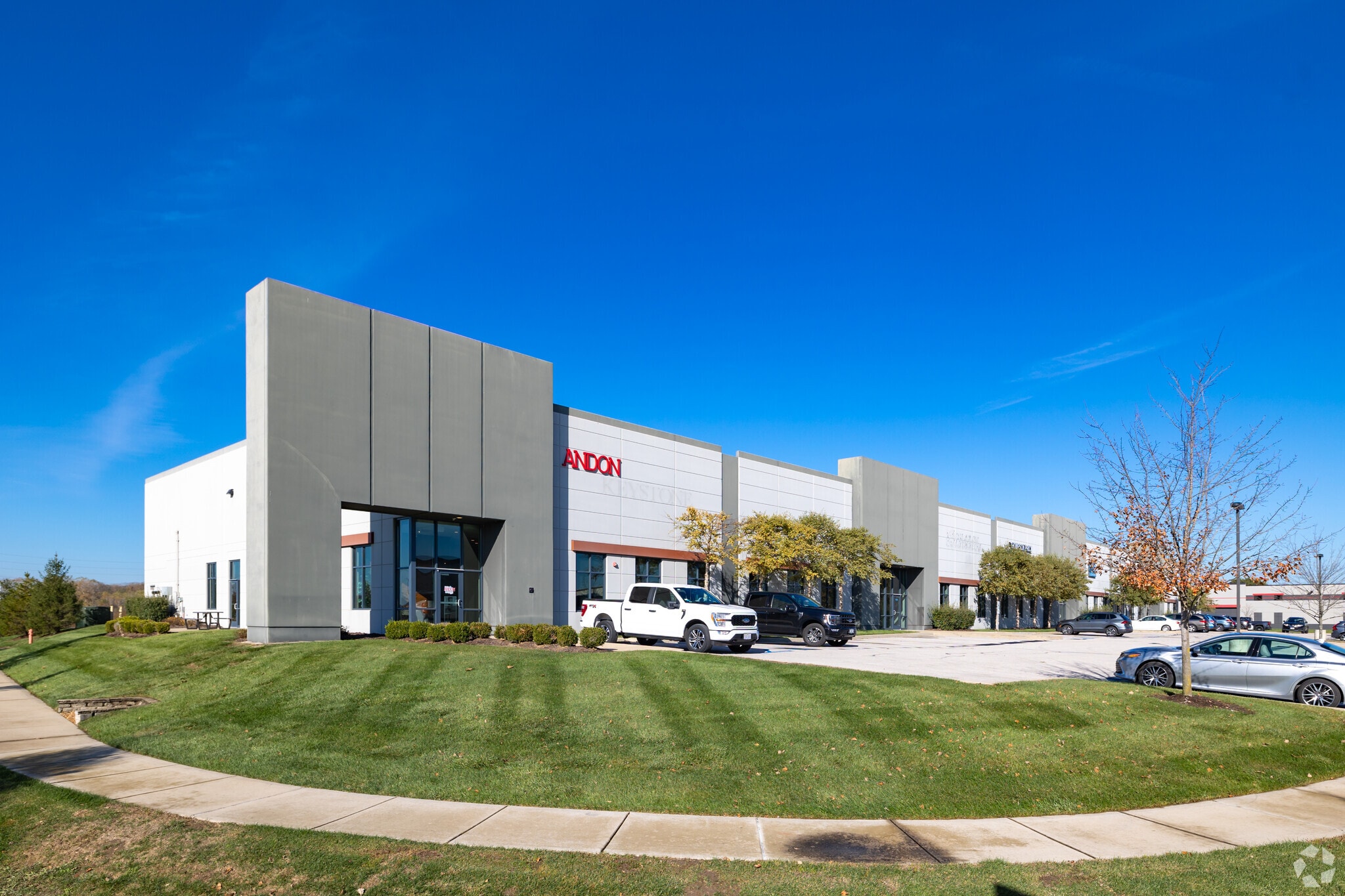 673-675 Spirit Valley Central Dr, Chesterfield, MO for Sale