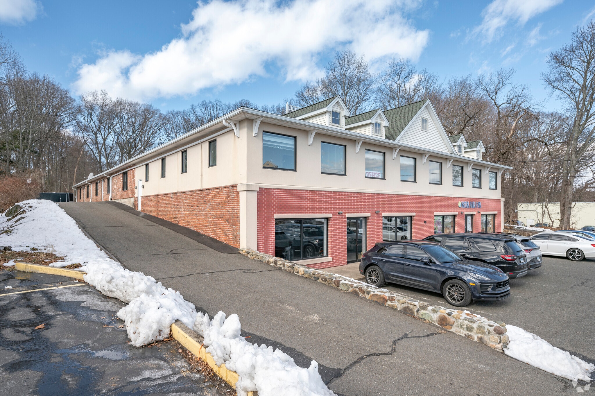 477 Boston Post Rd, Orange, CT for Rent