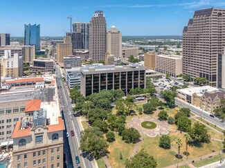 San Antonio, TX Retail - 711 Navarro St