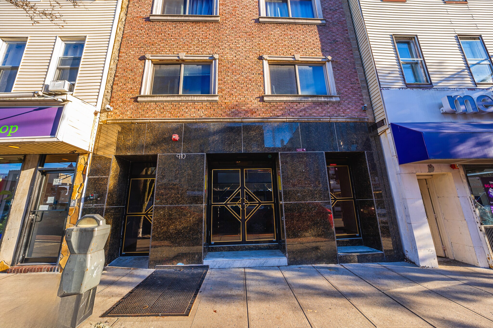 910 SUMMIT Ave, Union City, NJ for Sale