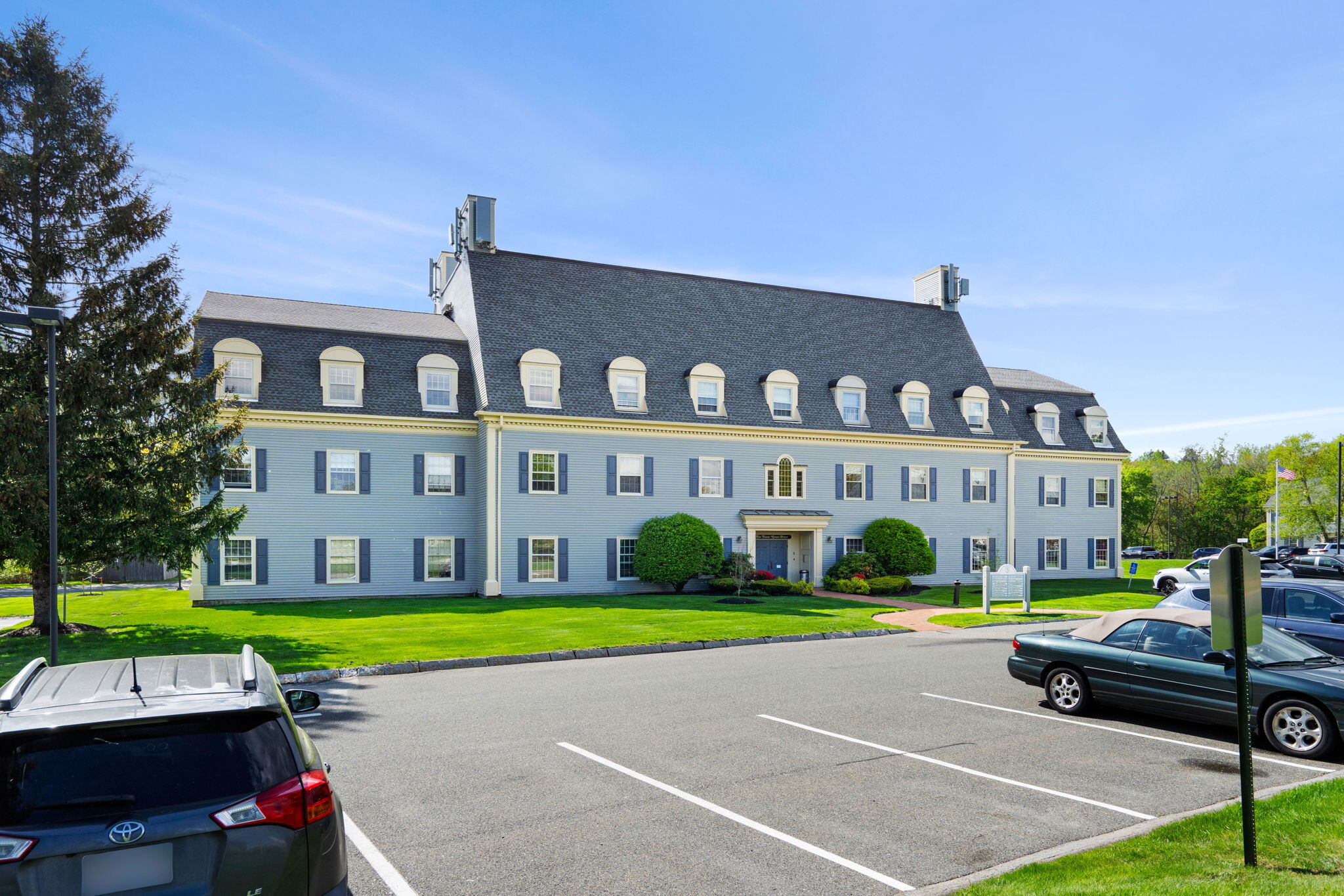 5 Essex Green Dr, Peabody, MA for Rent