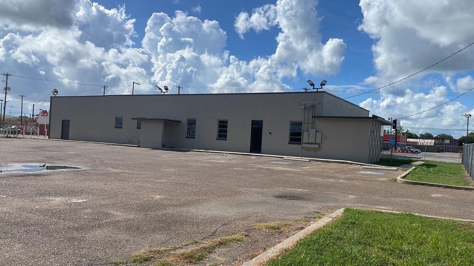 1204 N Louis St Victoria, TX 77901 Retail Property for Lease on