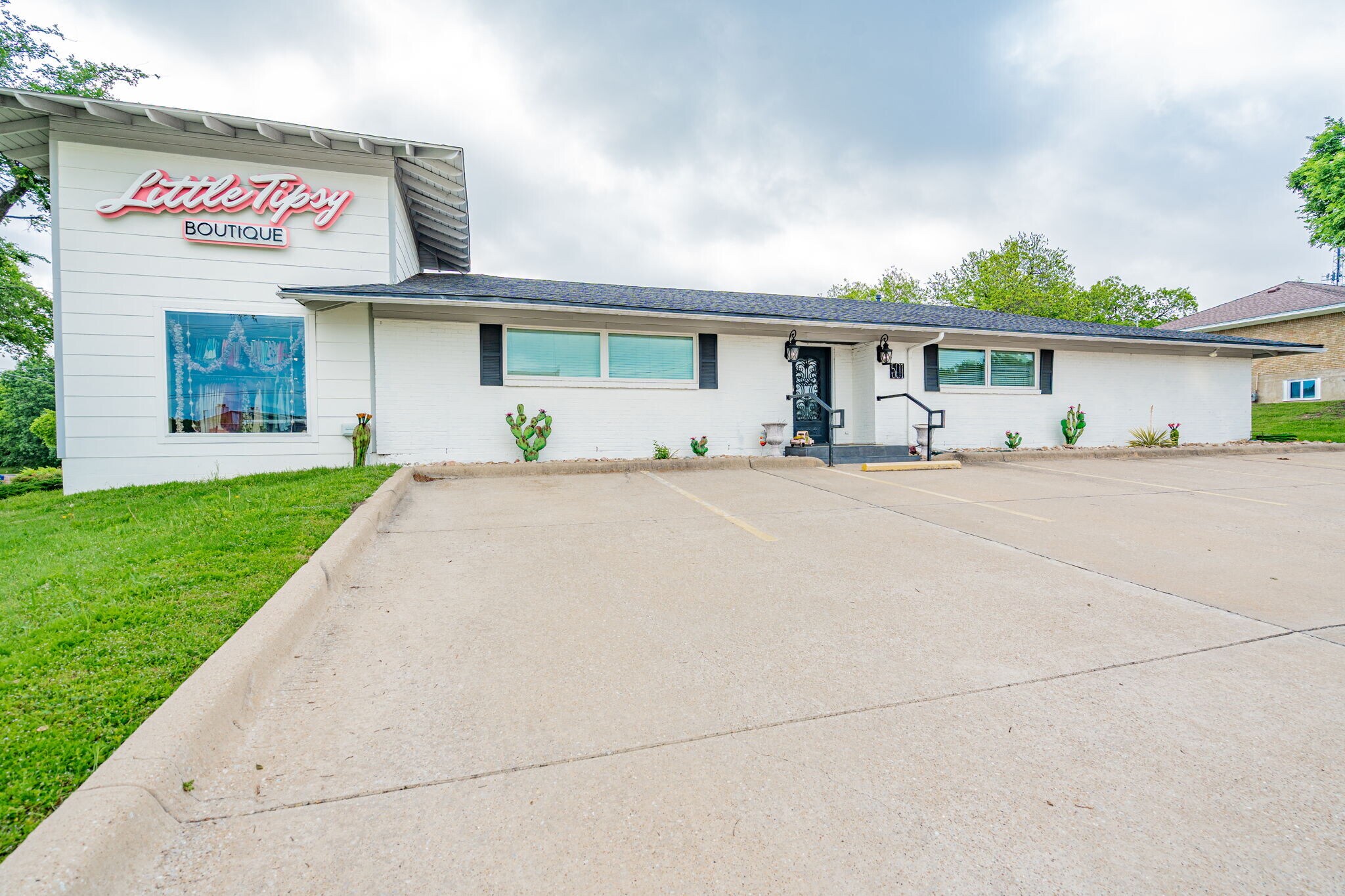 501 S Goliad St, Rockwall, TX for Sale