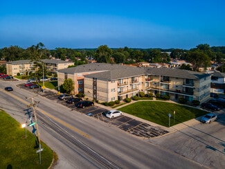 Calumet Park, IL Apartments - 1025-1049 W Vermont St