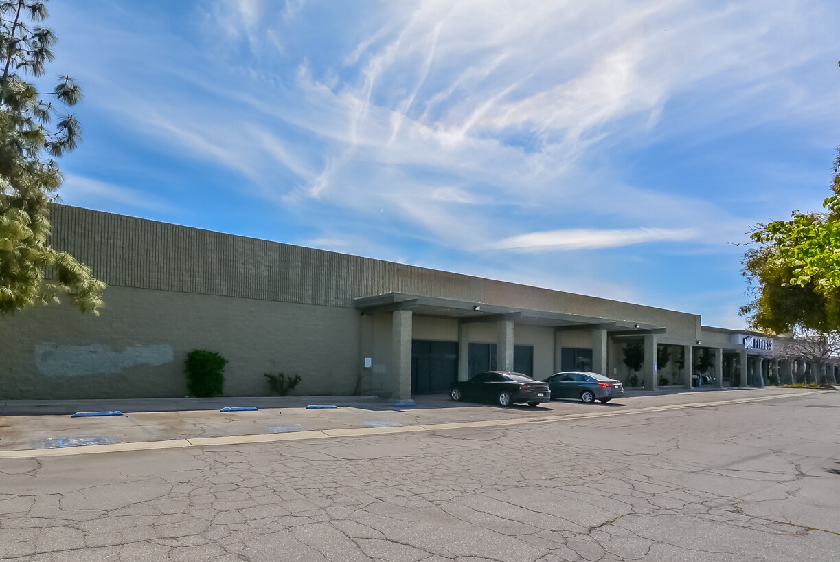 1295 S State St, Hemet, CA for Sale