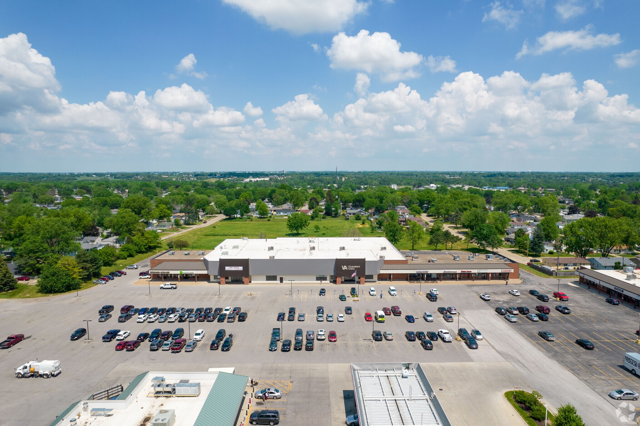 2820 W Locust St, Davenport, IA for Rent