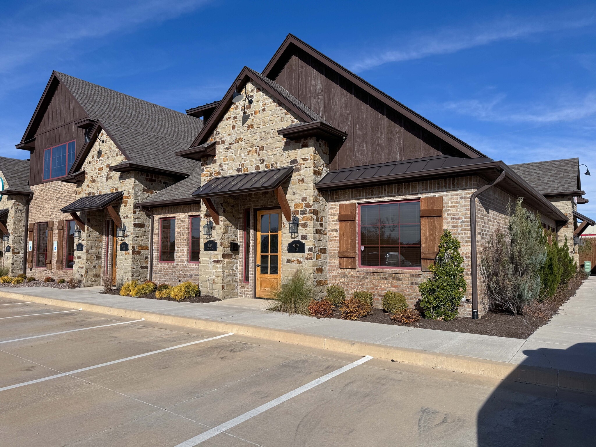 1201 Magnolia Ct, Moore, OK for Rent