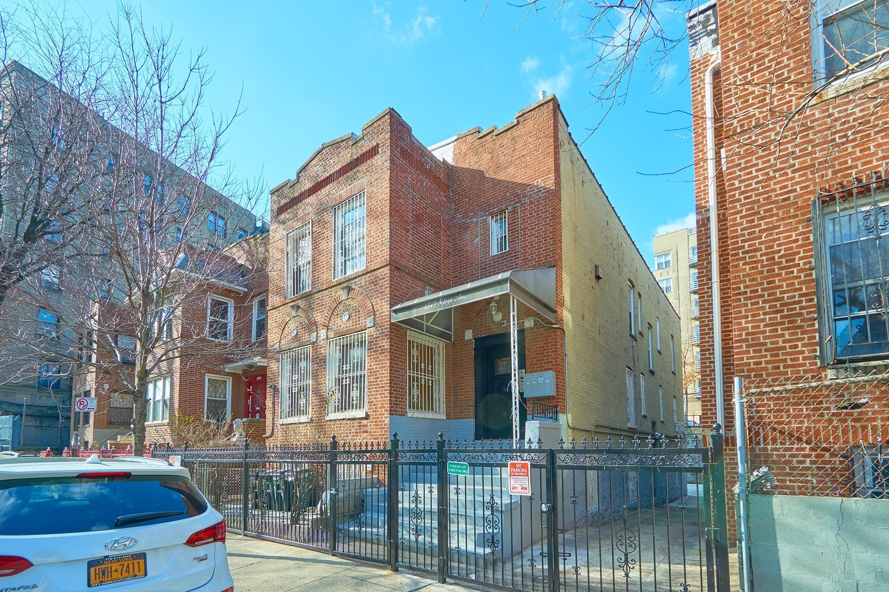 1549 Selwyn Ave, Bronx, NY for Rent