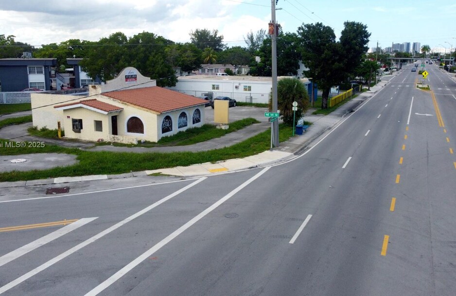 14100 W Dixie Hwy, Miami, FL for Rent