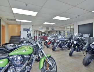 Laval, QC Industrial - 700 Boul Des Laurentides