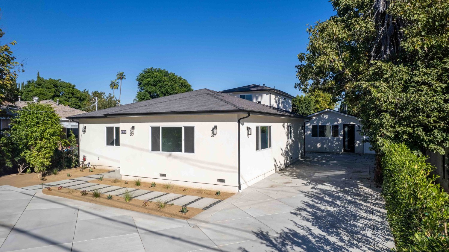 6842 Cedros Ave, Van Nuys, CA for Sale