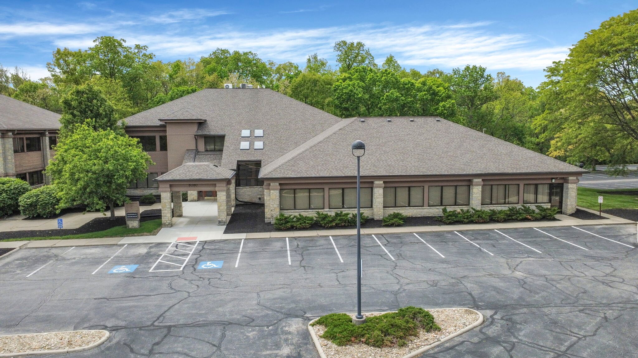 8080 Ravines Edge Ct, Columbus, OH for Rent