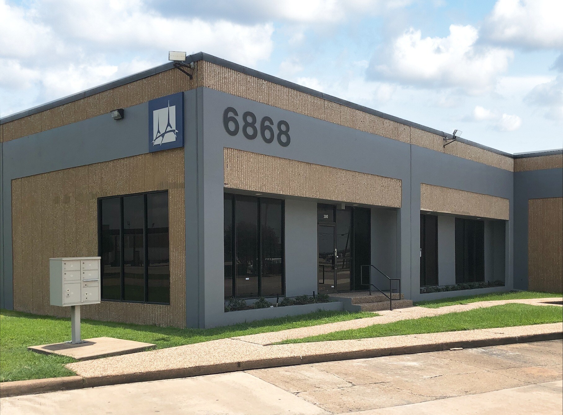 6868 N Loop Fwy E, Houston, TX for Rent