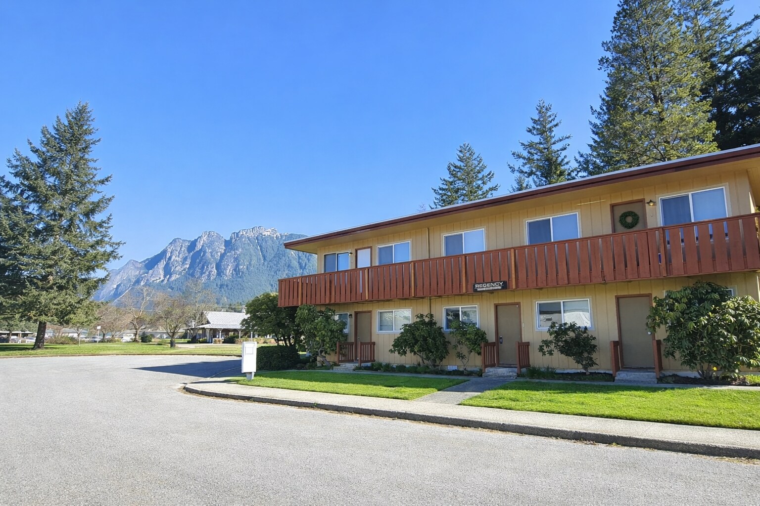 226 Cedar Ave S, North Bend, WA for Sale