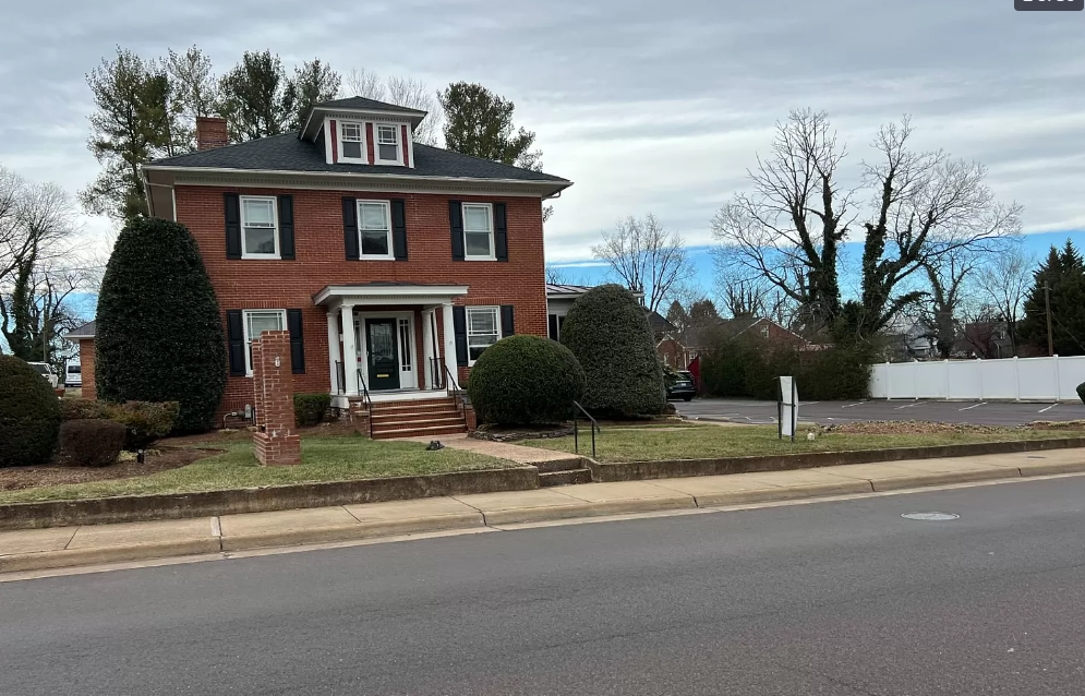 810 S Main St, Culpeper, VA for Sale