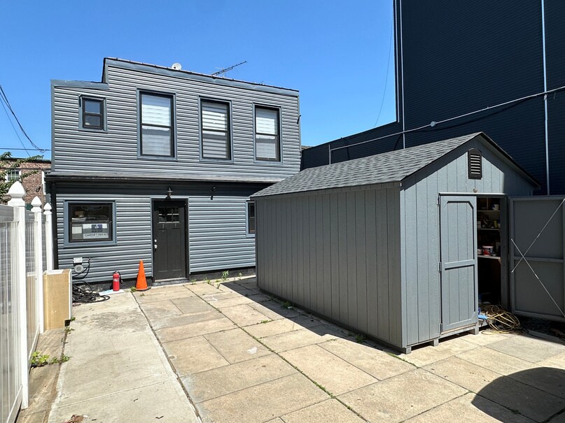 1809 Decatur St, Ridgewood, NY for Rent