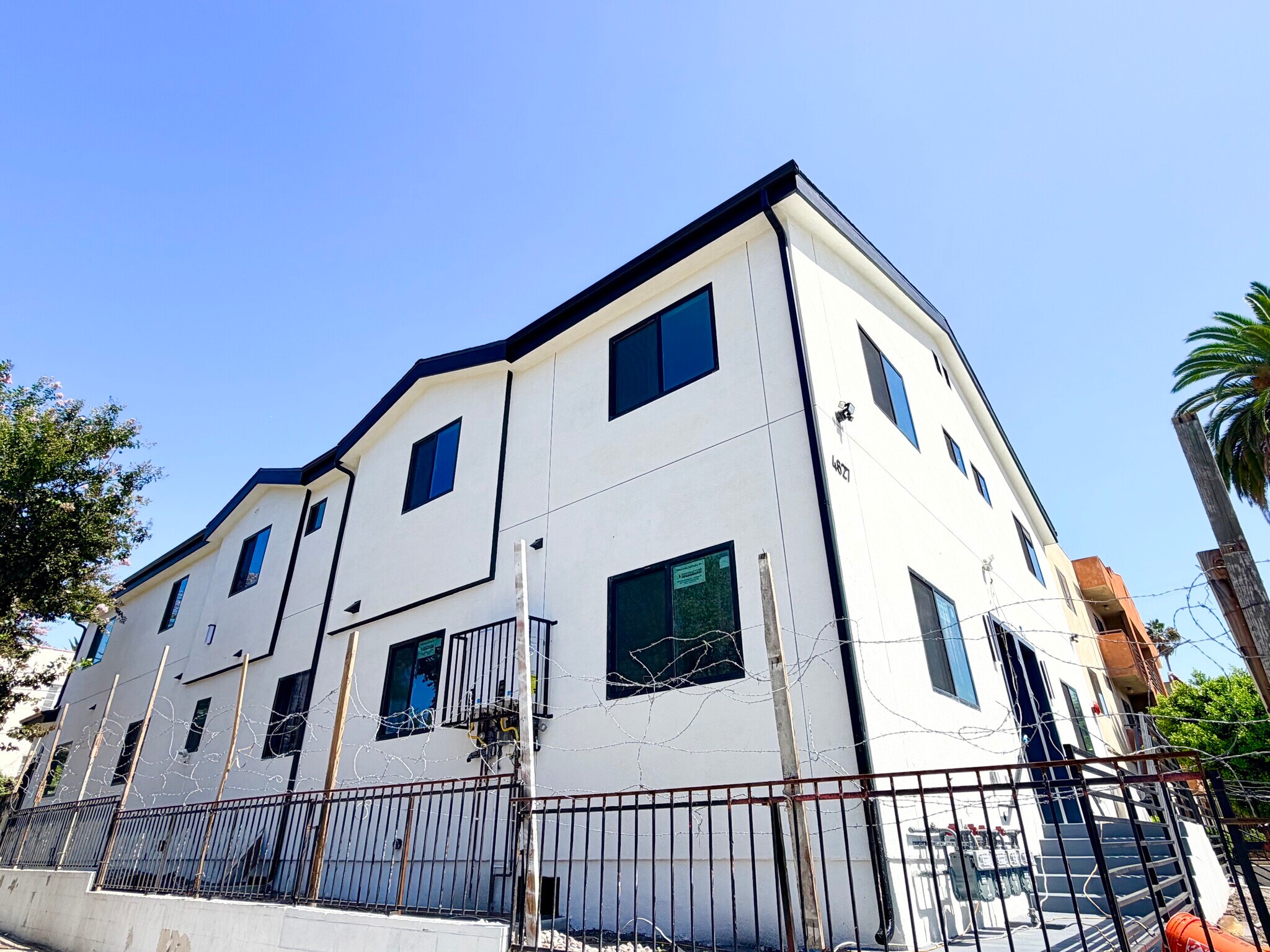 4627 Rosewood Ave, Los Angeles, CA for Sale