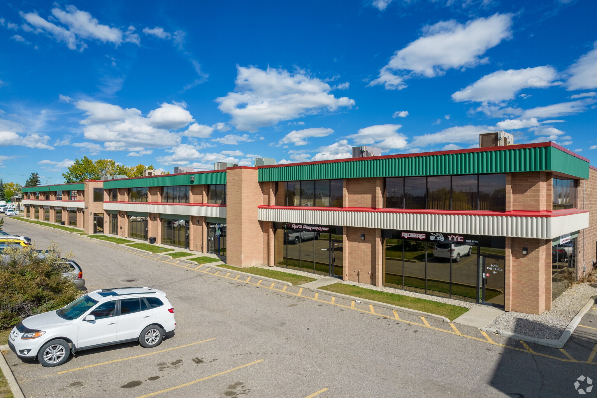 4041 74th Ave SE, Calgary, AB for Rent