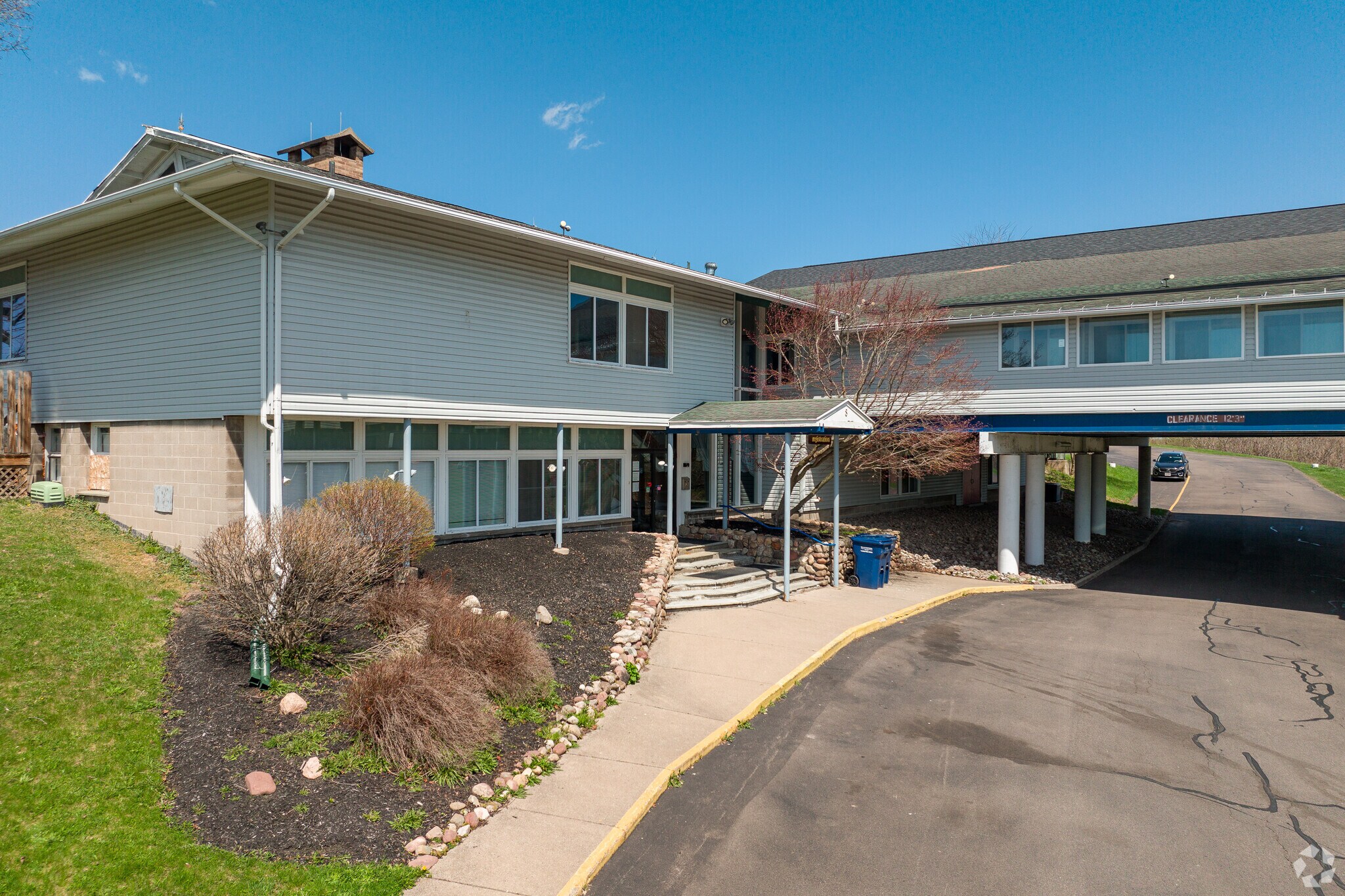 6108 Loomis Rd, Farmington, NY for Rent