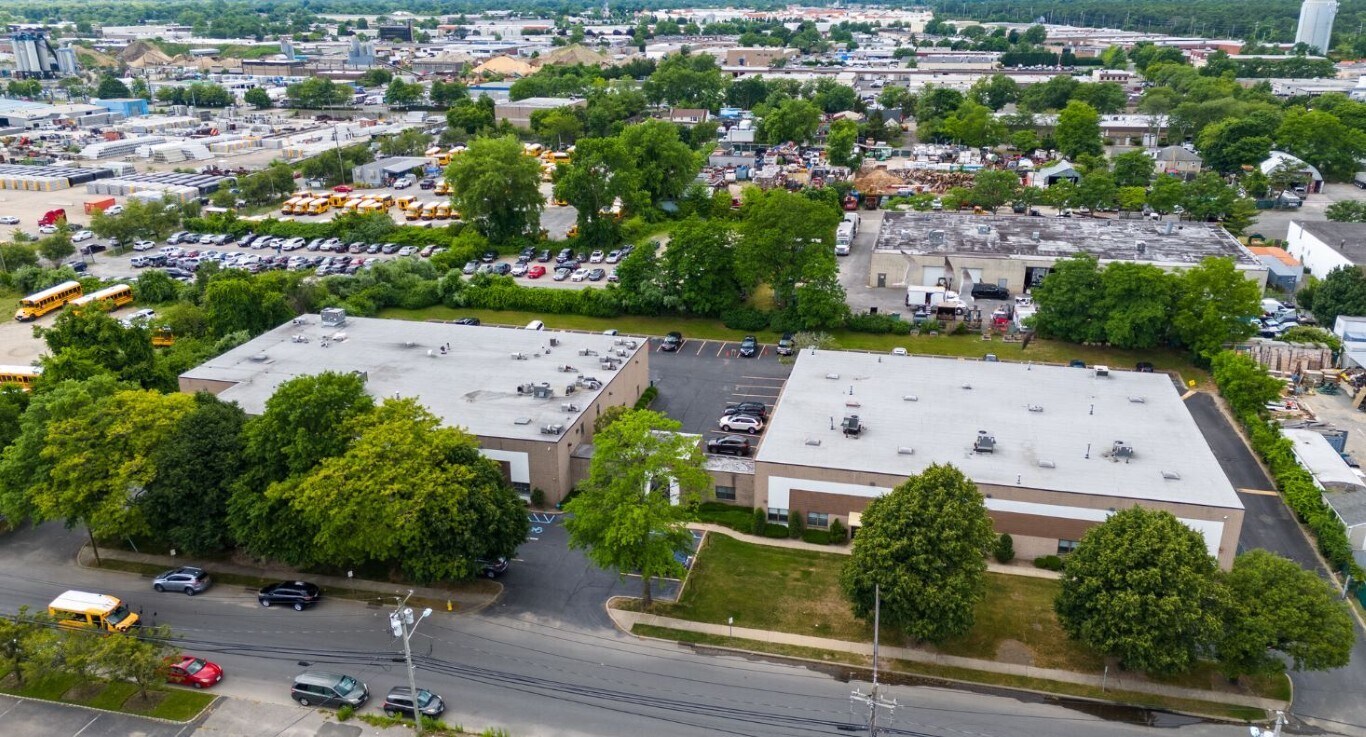 60-70 Cleveland Ave, Bay Shore, NY for Rent