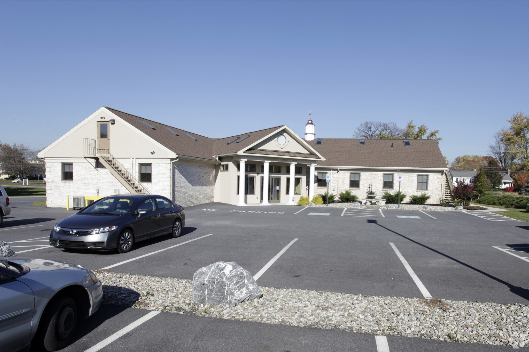 700 Eden Rd, Lancaster, PA for Rent