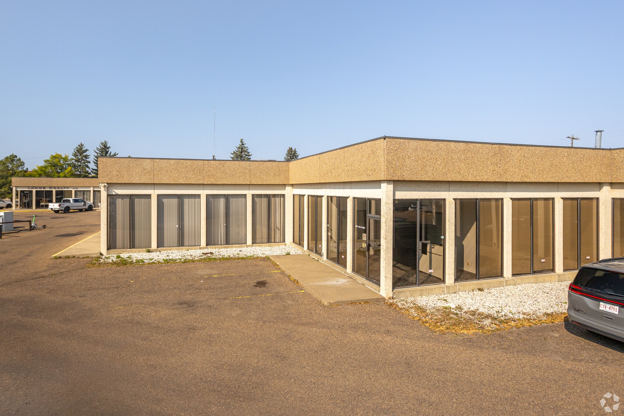 10335 61st Ave NW, Edmonton, AB for Rent