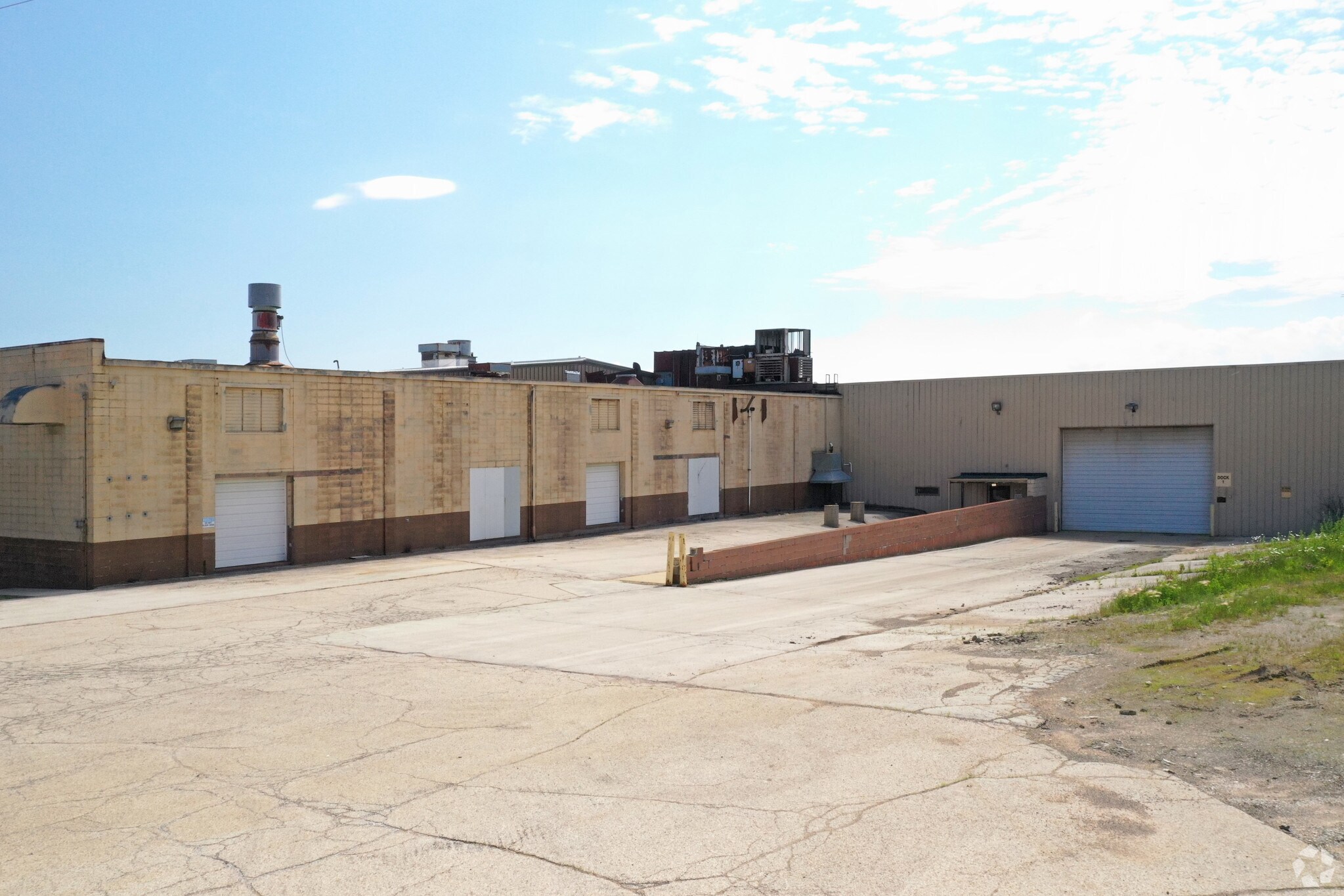 5626 21st St Racine, WI 53406 Industrial Property for Lease on