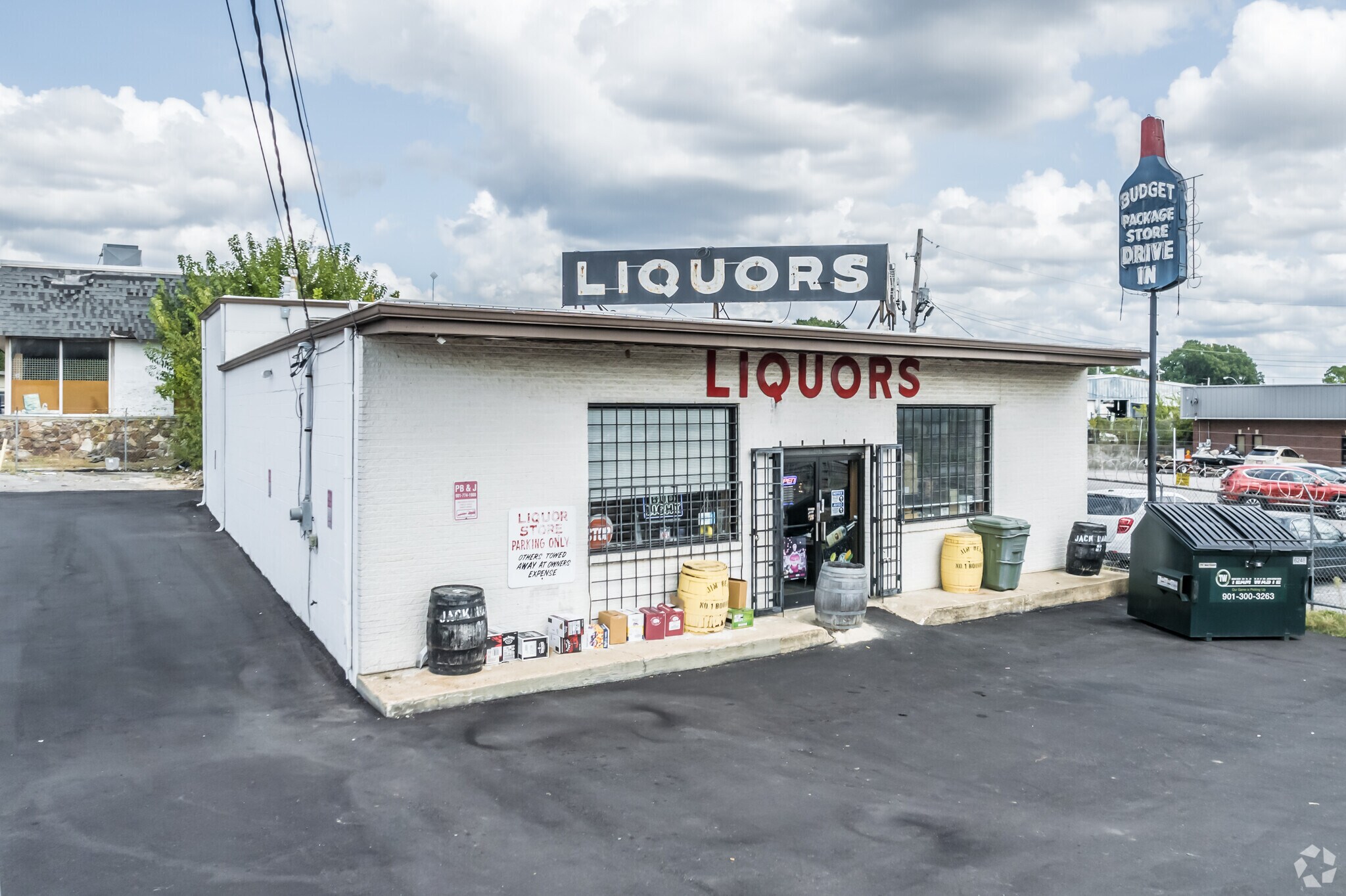 4910 Summer Ave, Memphis, TN for Sale