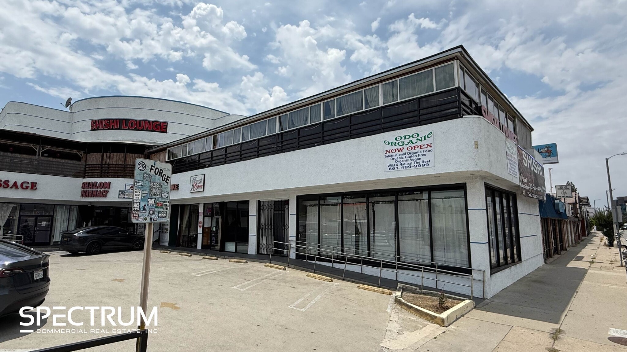 18000 Ventura Blvd, Encino, CA for Rent