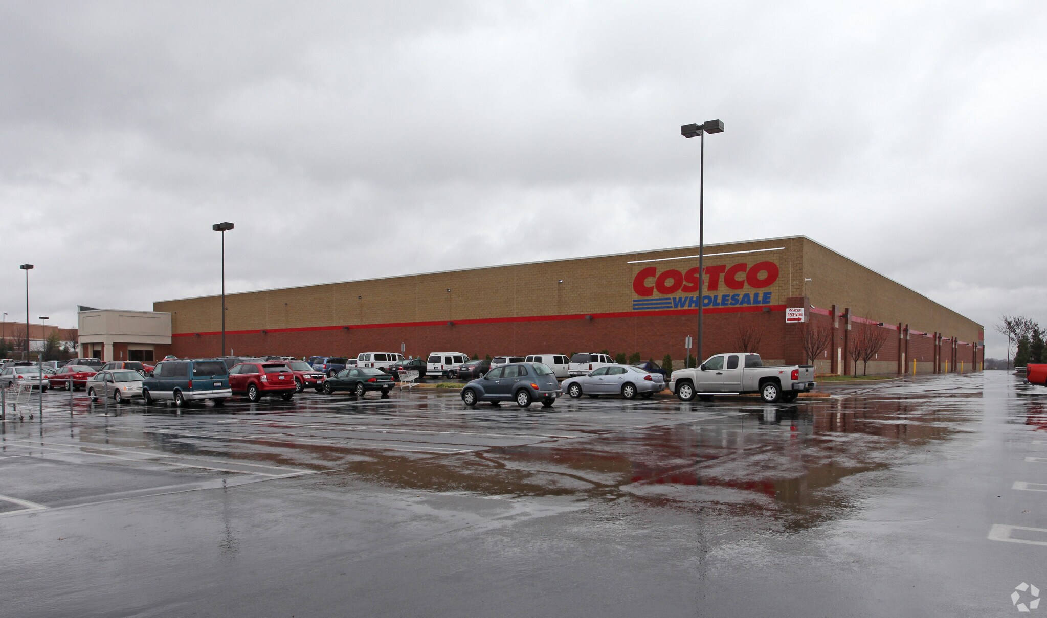 1100 E Kemper Rd Springdale, OH 45246 Retail Property for Sale on