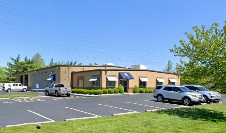 9587 Dielman Rock Island Industrial Dr, Olivette, MO for Rent